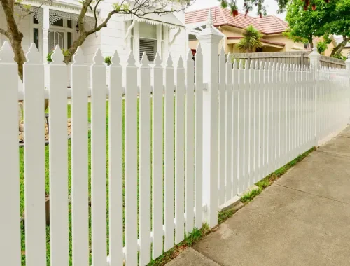 Aluminium picket fence for a low-maintenance front boundary solution