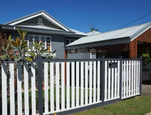 Geelong boundary fence guidance for homeowners checking local and estate requirements
