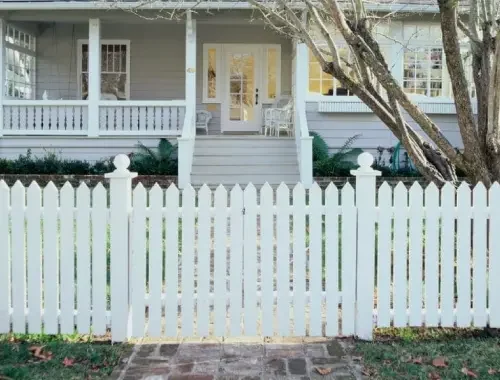 Residential picket fence designed to suit front yard boundaries and home entrances